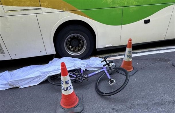 内地女网红在香港骑行遇车祸 被反向司机开车碾压：骑行前发还发视频 网友叹息缩略图